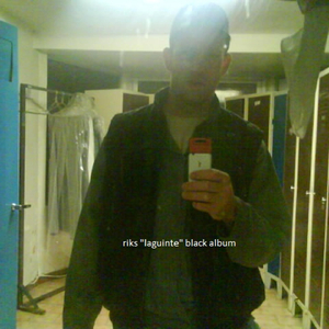 Pas né-e-s dans un moule