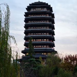 晓前的炽热告别