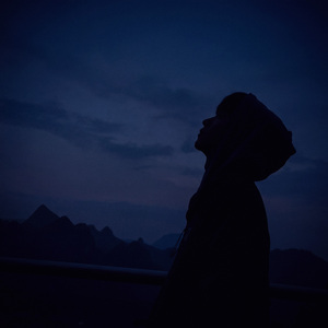 月下随性的舞步