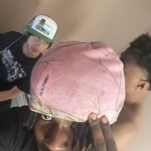 Pink 50s (feat. idkcap & Nettspend)