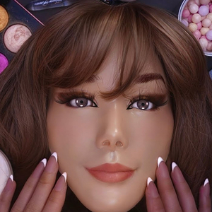 Doing Your Eyeshadow With Whispers