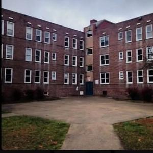 Fall Back (feat. Ruste Juxx)