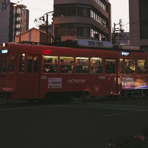 多想在平庸的生活拥抱你