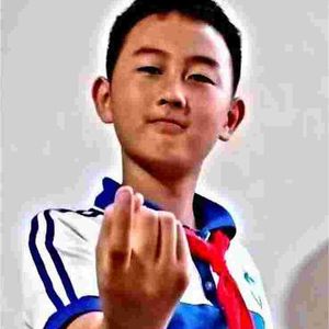 蓝色湖