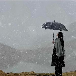 悬在半空的尘埃