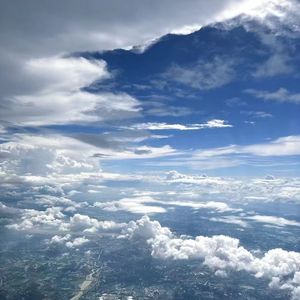 阳光下的跳跳糖