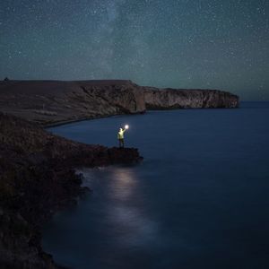 芦苇飞天涯（霜下谁家泥娃娃）
