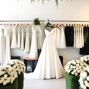 婚纱店里