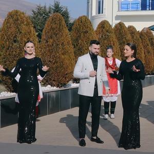 Nana përcjell çikën