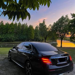 奔驰E300进行曲v5