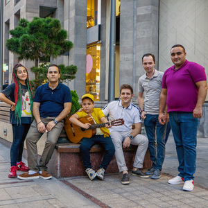 Qez Sirum Em Yerevan