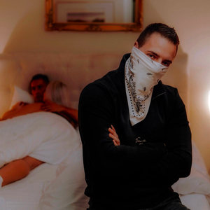 Řekni mi (feat. Nomin)