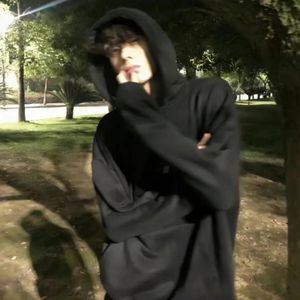 月色朦胧情相拥