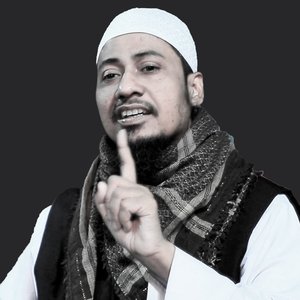 অসৎ বন্ধু থেকে দুরে থাকো, অসৎসঙ্গী গুনাহের সবচেয়ে বেশি মন্ত্রণাদাতা