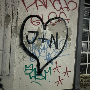 894