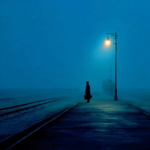 我们之间隔着一个宇宙