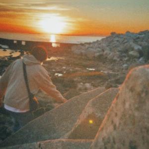 Tus amigos (feat. Pocho Malibú)