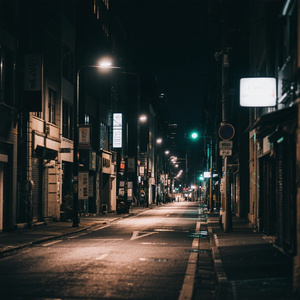 走在这熟悉的老地方