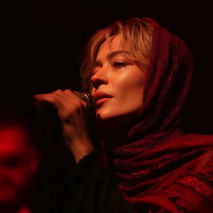 Bıraktığın Yerdeyim Etrafımda Yarasalar