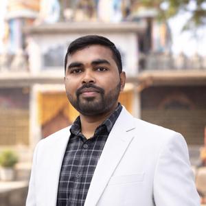 टूट गया हूँ अंदर से (Hindi)