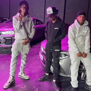 SYPMPHONY (feat. Jcee & Larz)