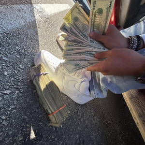 Thuggin (feat. Cheif & Dre2x)