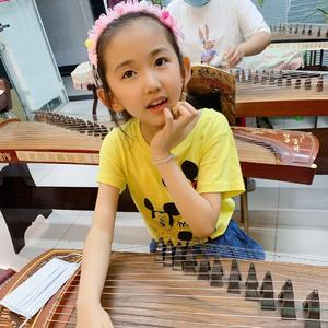 在北京的金山上古筝独奏