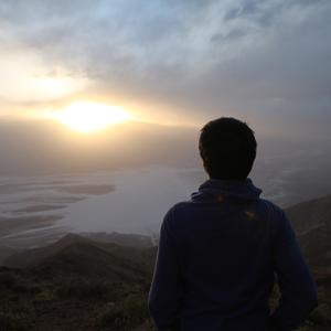 最后我们还是变成了曾经讨厌的那个人