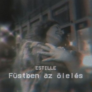 Füstben Az Ölelés