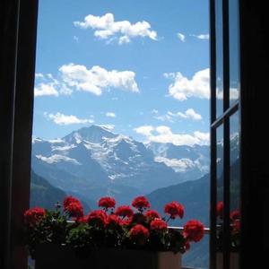 Lonely space traveler（孤独的太空旅行者）