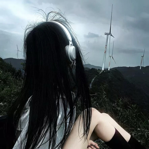 便利店外雨夜的离别