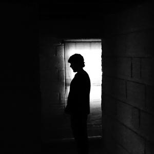 Entre luces y sombras (feat. Tapias Tamayo)