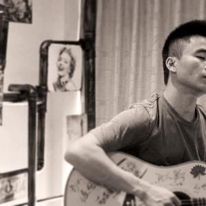 九月午后的阳光里