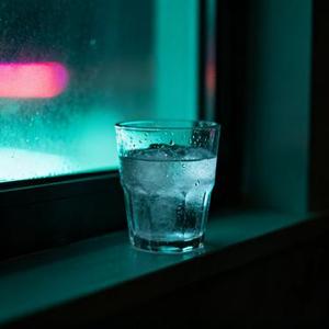 微醺的夜里