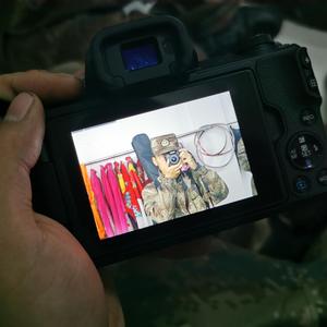 歌唱动荡的青春