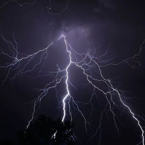 Thunde/Young Dumb &Broke