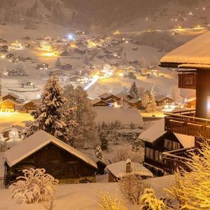 纪念用生命托起世界的人