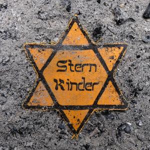 Unsichtbar (feat. Lucia Heilman)