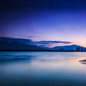 安静的夜色我陪你到凌晨