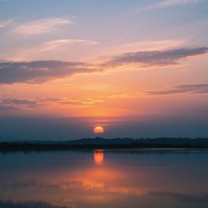 远方的钟声悠扬