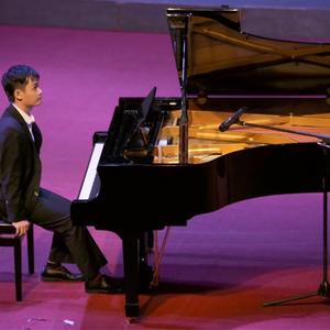 光年之外 - 周安钢琴版