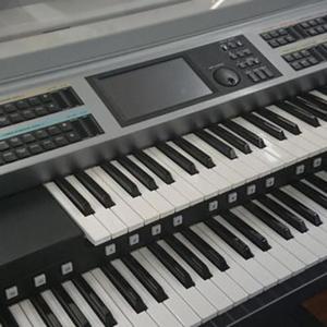 明るく軽快でベースが特徴的なハウス