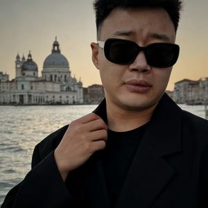 你说你不会哄人 于是我咽下了所有委屈