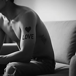 สูญเสียตัวตน เพื่อรักเธอ