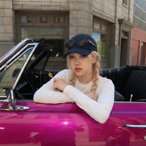 제목: 흉터 위에 핀 꽃