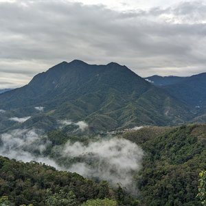 Malam Bantu Aku Tuk Luluhkan Dia