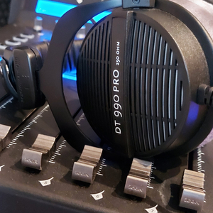 Velenas Sax In The House (feat. Gintaras Mockus)