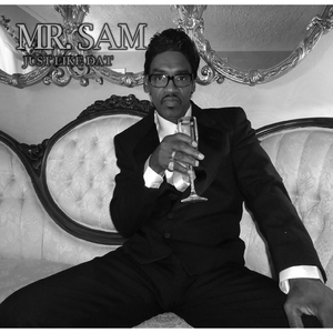 (Mama n' Dems) Hole in the Wall