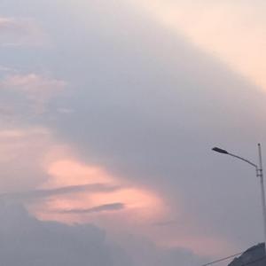 躺在我怀里的吉他好像厌倦了我