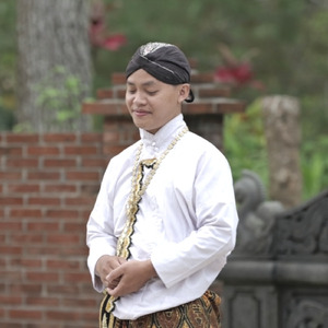 Mawar Kuning Jathilan